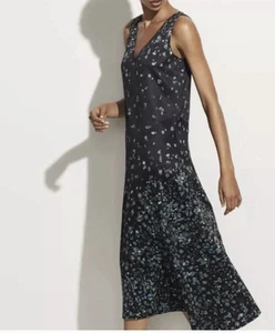 Vince Damen Etuikleid Gr. S. Blumen Satin Midi V-Ausschnitt asymmetrisch schwarz. Neu ohne Etikett - Bild 1 von 9
