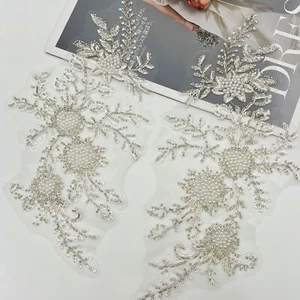 Specchio Paio Perline Floreale Lustrini Pizzo Bianco Appliques per Festa Abito - Foto 1 di 2