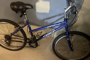 GT Outpost Mountain Bike - Picture 1 of 8