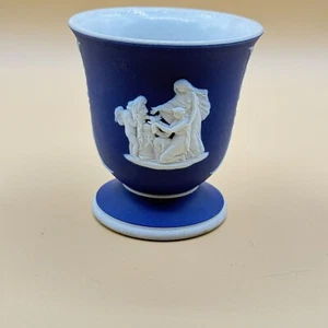 Jarrón Wedgwood jaspe cobalto brote diosa ángeles Inglaterra 3,25" azul oscuro - Imagen 1 de 5