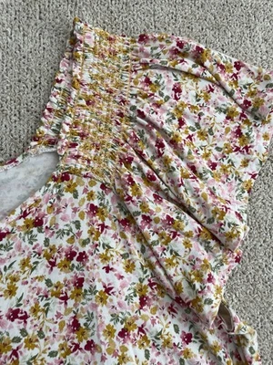 Blusa Torrid 5 Top Tejido Súper Suave Floral Leche Mucama Rayón Elastizada Comodidad Fluida Foto 1 de 4