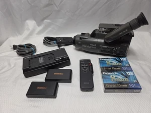 Sony CCD-FX311 Handycam Vidéo 8 Caméra avec Télécommande +++Pour Pièces ou Réparation - Photo 1/11