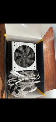 CORSAIR RM850 80 Plus Gold Fully Modular Power Supply White CP-9020232-NA - Image 1 of 4