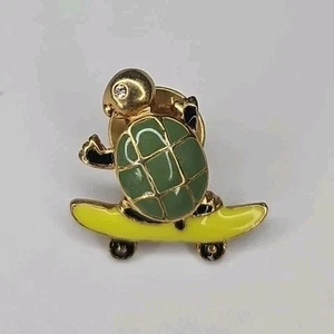 Turtle Tortoise Skateboard Brooch Tie Pin Enamel Figural Vintage Jewelry Green - Picture 1 of 6