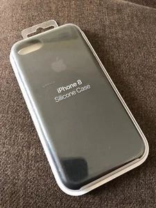 MQGK2ZM/A 100% Original Apple iPhone 8 Silicone Case - Black - Zdjęcie 1 z 3