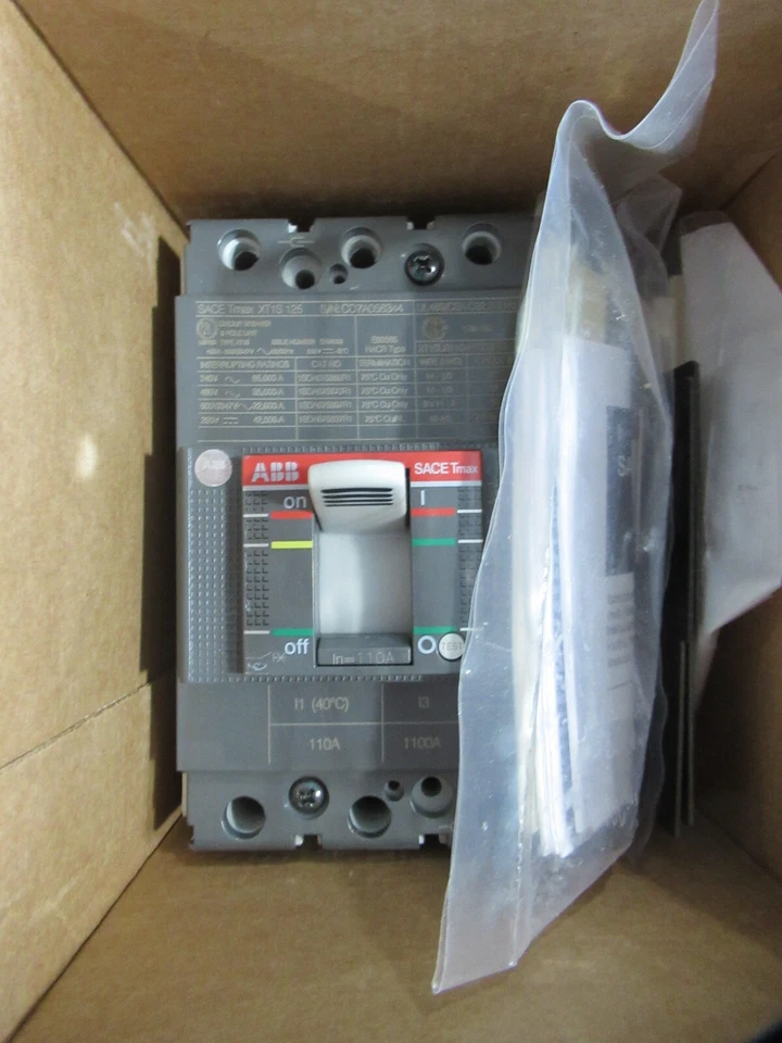ABB XT1SU3110AFF000XXX SACE TMAX XT1S 125 3P Molded Case Circuit Breaker