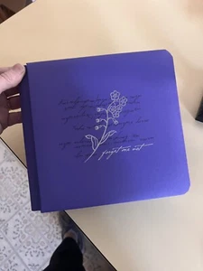 Álbum Creative Memories 7x7 púrpura no me olvides con flores cubierta + 12 páginas - Imagen 1 de 6