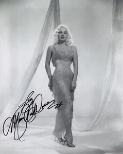 MAMIE VAN DOREN HANDSIGNIERT 8x10 FOTO+COA WUNDERSCHÖN+GLAMOURÖS IM KLEID - Bild 1 von 1