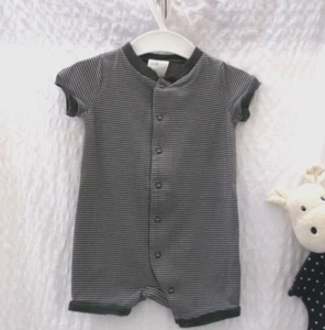 Kurzer Sommer Schlafanzug Einteiler Grösse 56 H&M Jungen - Bild 1 von 2