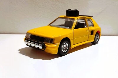 Modellino peugeot 205 turbo rally stradale burago 1:24 scale - Immagine 1 di 4