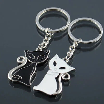 2x Portachiavi Coppia Gatto Bianco Nero Doppio Regalo Fidanzati Innamorati amore - Immagine 1 di 2