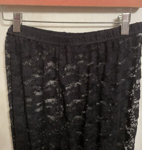 EUC Torrid Black Sheer Floral Lace Leggings Plus size 2X (18/20)