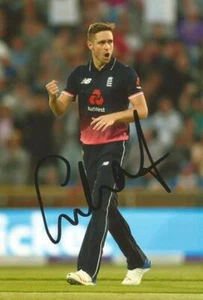 CRICKET DE INGLAND: CHRIS WOAKES FIRMADO 6x4 FOTO DE ACCIÓN ODI + CERTIFICADO DE AUTENTICIDAD - Imagen 1 de 1