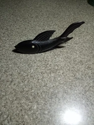 Резьба по рыбе из черного дерева народное искусство - Изображение 1 из 4