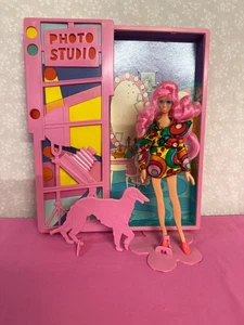 VINTAGE 1969 IDEAL TOY FASHION FLATSY Cory doll Photo Studio with dog - Picture 1 of 8