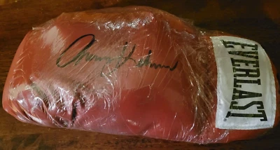 Thomas "Hitman" Hearns hand SIGNED Everlast Boxing Glove w/ Icons of Boxing COA - Image 1 of 4