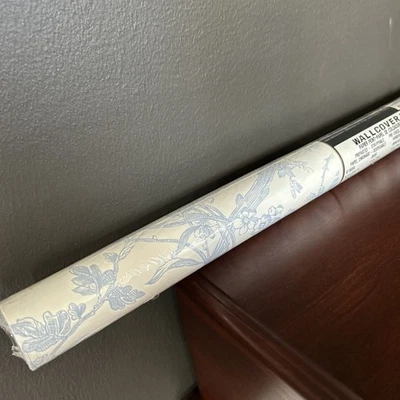 VTG Eisenhart Prepasted Strippable Floral Wallpaper VR02230 White Blue 60.75 SF - Image 1 of 4
