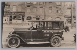 Berlin 1927 zwischen Spandau und Ruhleben - Taxi  Beruf Fahrer - Foto 1920er - Picture 1 of 2