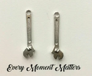 10 x Tibetisches Silber SCHLÜSSEL SCHLÜSSEL WERKZEUGE 23x6mm Charms Anhänger LIMITIERTER LAGERBESTAND - Bild 1 von 4