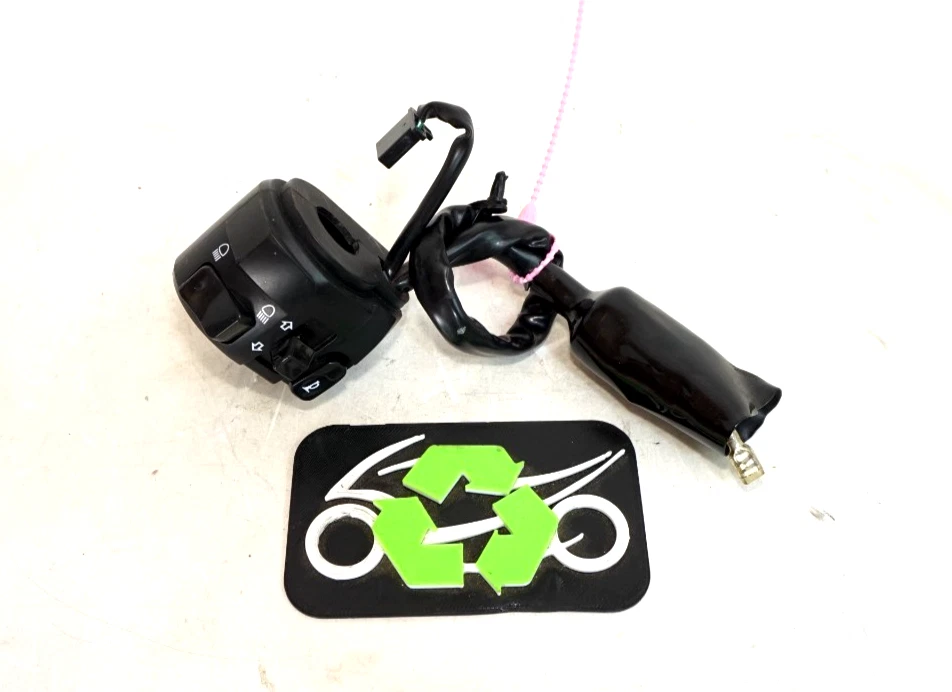 Interruptor de bocina giratoria de luz Kawasaki Z125 PRO 2023 17-22 284845 ORIGINAL OEM Kawasaki Foto 1 de 4