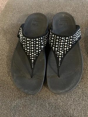 Sandalias FitFlop plateadas con tachuelas espejadas de gamuza negra talla 8 Foto 1 de 4