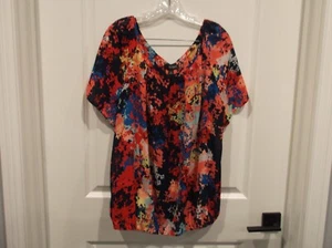 NWOT a.n.a. womens 1x short sleeve round neck blouse multicolored flowers - Picture 1 of 3
