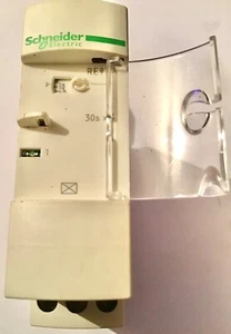 TIMER ON DELAY RELAY SOLID STATE SCHNEIDER ELECTRIC 24V-240V RE9 TA31MW 0.3-30s - Picture 1 of 4