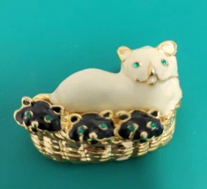 Vintage Cat Moving Kittens Basket Brooch Rhinestone Eyes Lapel Hat Pin Goldtone - Picture 1 of 9