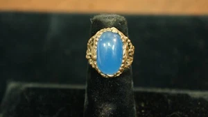 VINTAGE BLUE CHALCEDONY STONE RING W FLOWER DESIGN SIZE 6 UNMARKED BRASS COLOR - Picture 1 of 9