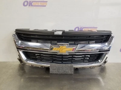 20 2020 CHEVY COLORADO LT GRILLE WITH CHROME SURROUND - Image 1 of 4