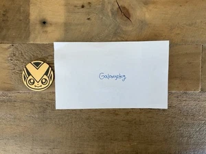 1x Gold Victini Coin Pokemon Card TCG Collector Coins - Picture 1 of 1
