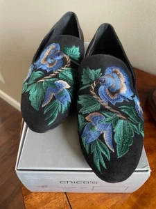 Chico's Oona Damen-Flats schwarz bestickt Wildleder Größe 9-1/2 M – neu mit Karton - Bild 1 von 6