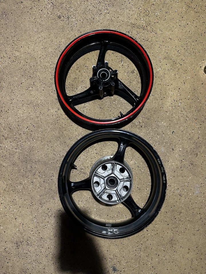 Suzuki GSXR 600 750 2008 2009 juego de ruedas delanteras y traseras rectas OEM. Foto 1 de 4