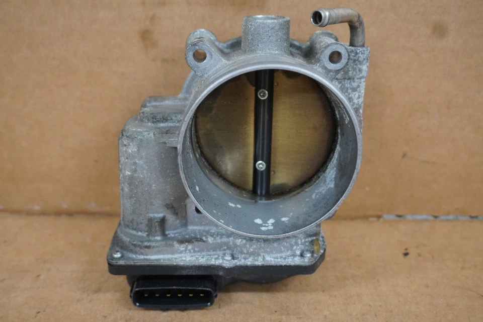 2007 2008 2009 2010 Lexus LS460 4.6L Engine Throttle Body Unit OEM 2203038010 Foto 1 de 4