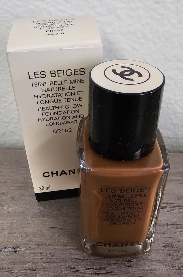 CHANEL - LES BEIGES - HEALTHY GLOW FOUNDATION - BR 152 -1 OZ NIB! - Image 1 of 1