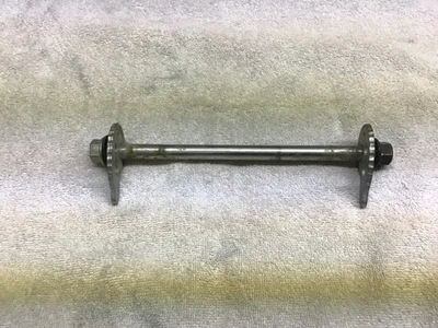 Задняя ось колеса Yamaha TTR125 - Изображение 1 из 4