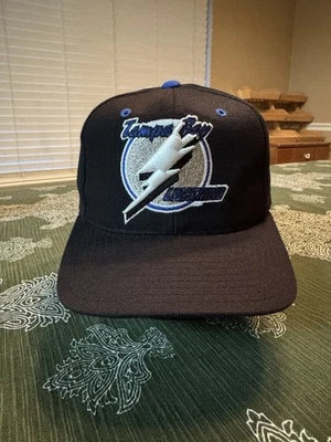 SnapBack vintage NHL Tampa Bay Lightning Drew Pearson (error de fábrica) Foto 1 de 4