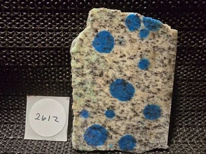 Atemberaubende K2 Jaspis Platte, Azurit in Granit, schöne blaue/große Kugeln, Pakistan - Bild 1 von 8