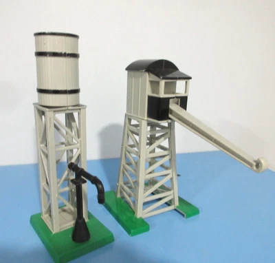 GRÚA ERTL + TORRE DE AGUA/tren Thomas & Friends de colección de la década de 1990 RARO Foto 1 de 3