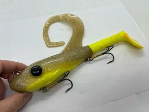10" Restless Rider Tackle Walleye Chartreuse Swimbait Crankbait Señuelo Musky - Imagen 1 de 4