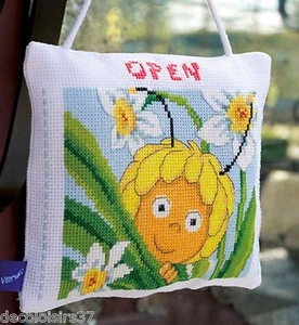 Vervaco 0154243 Cushion Maya IN The Daffodils Counted - Picture 1 of 2