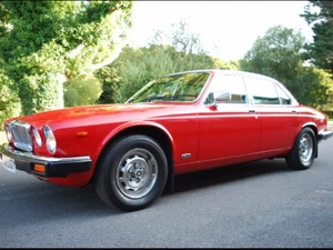 JAGUAR XJ6 3.4, RED, WITH CREAM LEATHER, IN LOVELY CONDITION. - Picture 1 of 12