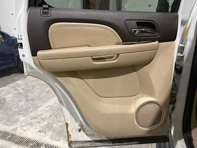 2007 - 2009 GMC Yukon Driver LH Left Cashmere-39I Rear Door Trim Panel - Imagem 1 de 4