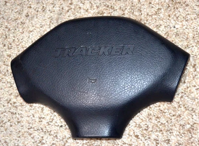 1992-1995 GEO TRACKER STEERING AUTHENTIC WHEEL HORN PAD BLACK AUTHENTIC Foto 1 de 4