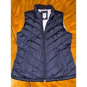 Chaleco acolchado GAP para mujer sin mangas cremallera completa cuello falso exterior azul marino - mediano - Imagen 1 de 3