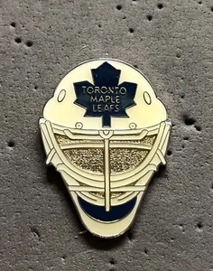 Toronto Maple Leafs Goalie Mask NHL Hockey Pin - Imagen 1 de 1