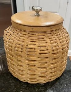 Longaberger Beehive Cookie Jar Woven Maple Basket  2006 Insert & Lid Retired - Picture 1 of 3