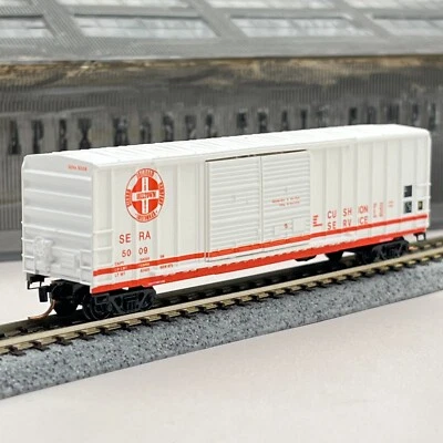 Micro-Trains 03000260 N Scale Sierra Railroad 50ft Rib Side DD Boxcar SERA 5009 - Image 1 of 4