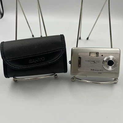 Vistaquest VQ700 Digital Camera 7.0 Megapixels  8x Digital Zoom Tested - Image 1 of 4