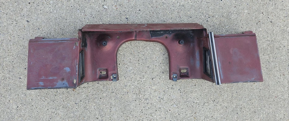 Chevrolet Monte Carlo 1979-1980 relleno de placa trasera panel de moldura GM OEM  Foto 1 de 4